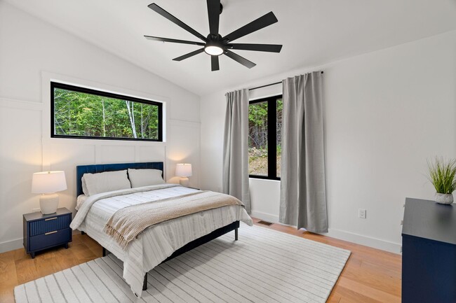 Building Photo - 162 Pond Rd