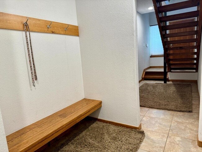 Building Photo - 76 Pinecone Trail