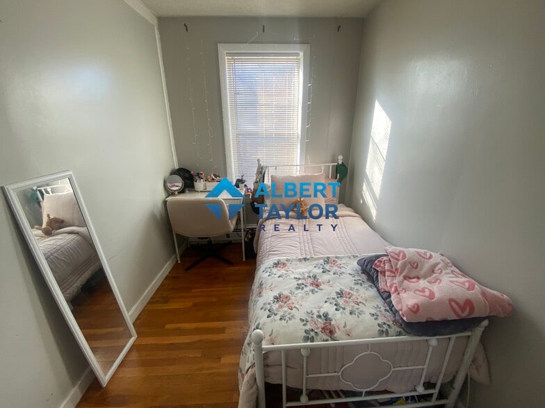 Building Photo - 36 Garden St