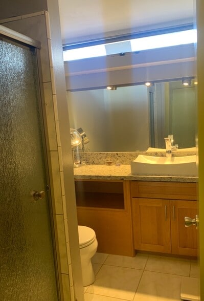 Building Photo - 2033 Nuuanu Ave