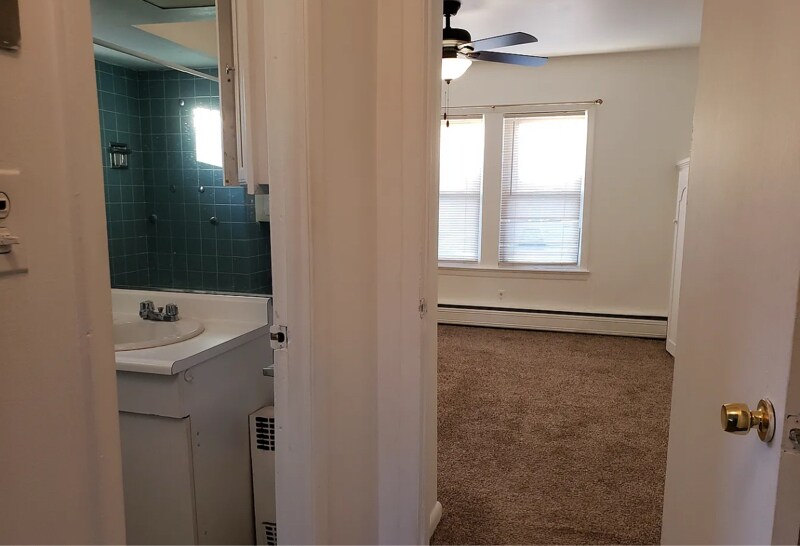 Building Photo - 25 Valley Rd