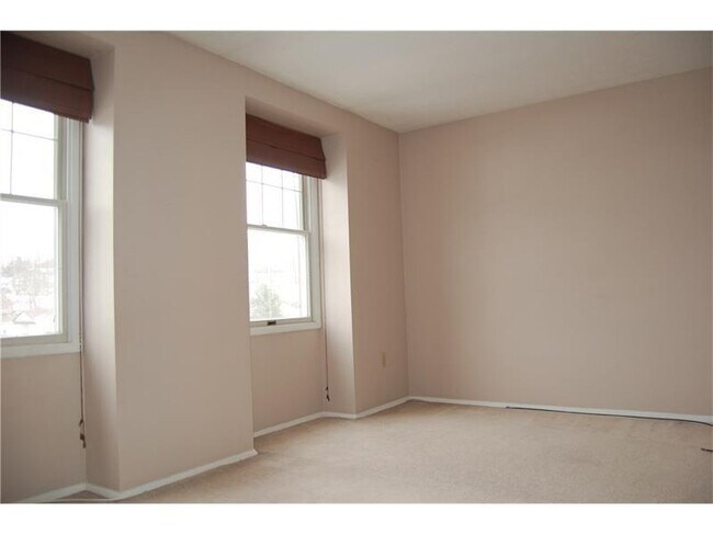 Building Photo - 119 Ligonier Ln