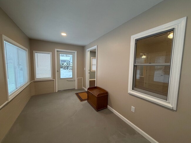 Building Photo - Completely remodeled ranch in Wyoming