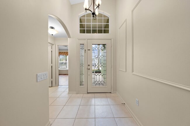 Building Photo - Immaculate 3 Bedroom Home in Gated Community - Stonefield