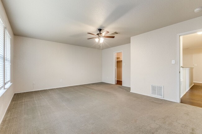 Building Photo - BEAUTIFUL 4-BEDROOM HOME NEAR UTSA