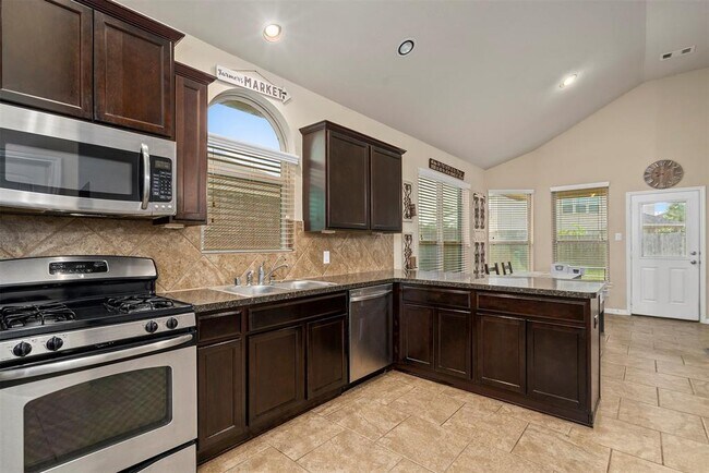 Building Photo - 22538 Valley Canyon