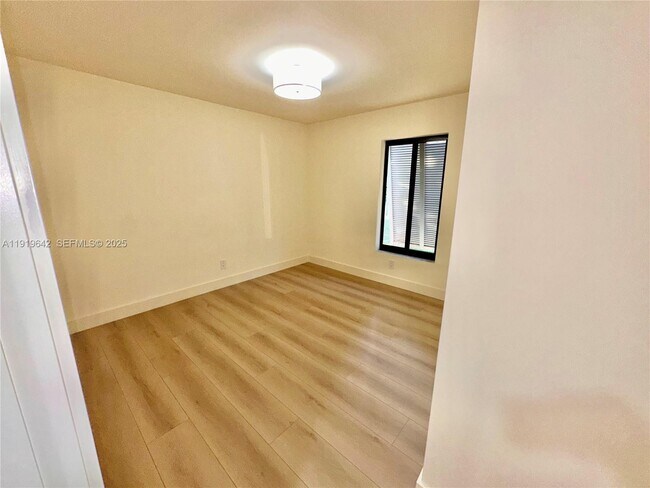 Building Photo - 11279 NW 15th Ct