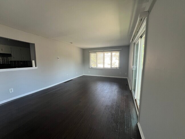 Building Photo - 183 Livingston Pl