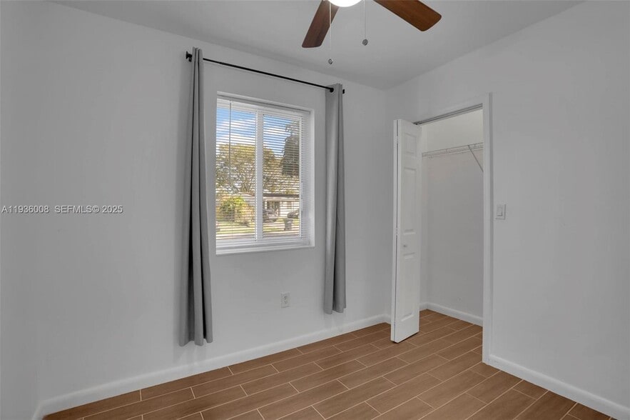 Building Photo - 510 N 69th Ave