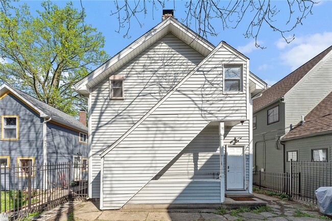 Building Photo - 3915 John Ave
