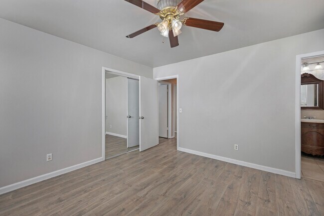 Building Photo - 5119 Oregon Trl
