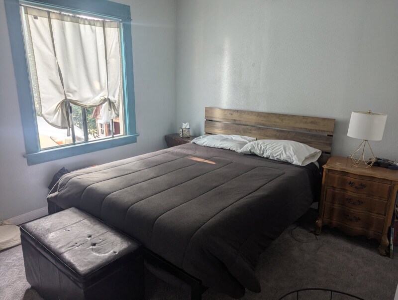 Building Photo - 518 S Kern Ave