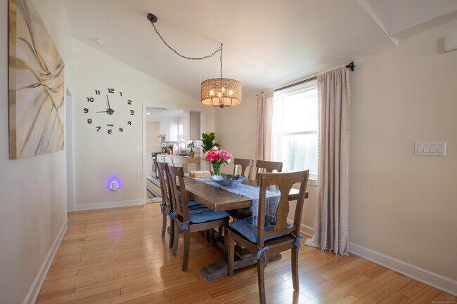 Building Photo - 29 Quintard Terrace