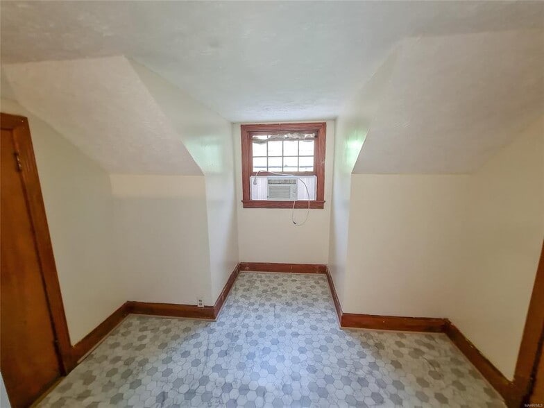 Building Photo - 2305 Yancey Ave