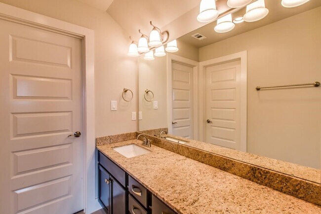 Building Photo - 76 Palmero Way