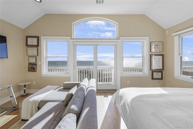 Building Photo - 771 Dune Rd