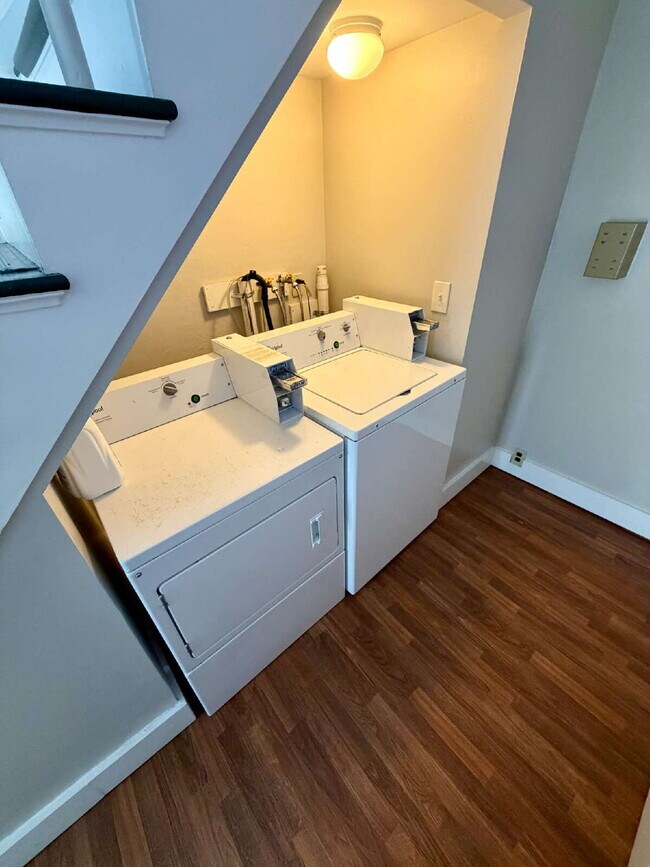 Building Photo - Bright 3-Bedroom Nashua Rental Near Downtown, Shopping, and Commuter Routes