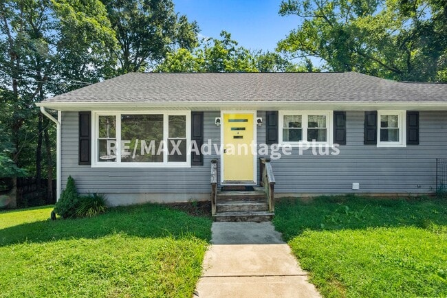 Building Photo - 1508 Noblin Dr