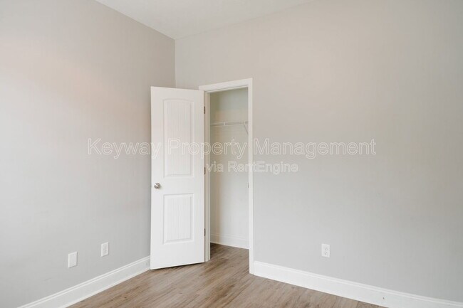 Building Photo - 1011 Coveside Trl