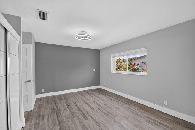 Building Photo - 14624 Country Side Ln