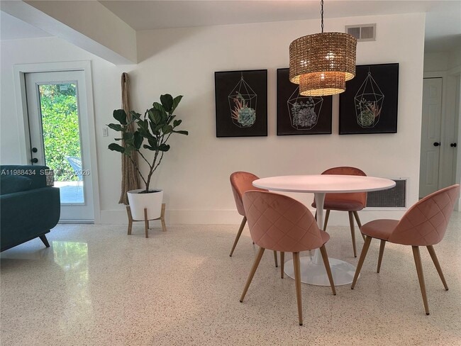 Building Photo - 1351 SW 32nd St