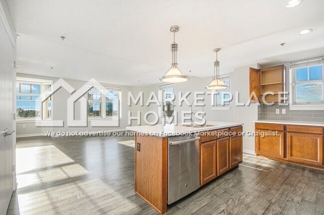 Building Photo - 525 W Lafayette Blvd