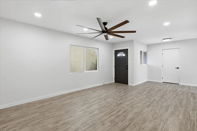 Building Photo - 4119 N 10th Pl