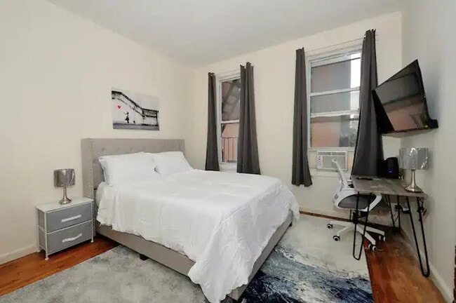 Primary Photo - 1736 2nd Ave