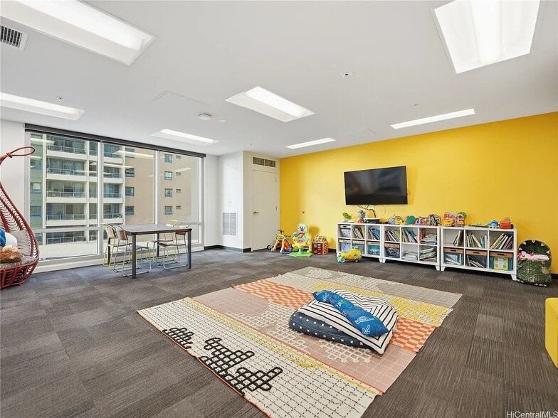 Building Photo - 988 Halekauwila St