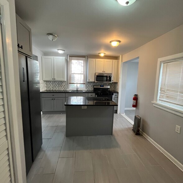 Building Photo - 461 Harrison St