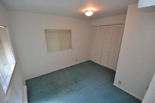 Building Photo - 13702 Densmore Ave N