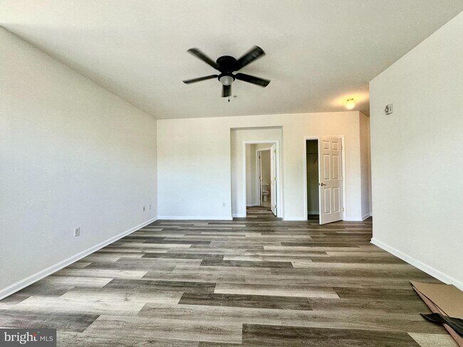Building Photo - 921 Timberlake Dr
