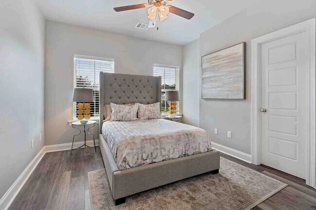Building Photo - 3 Bedroom Furnished Rental Near LSU|All utilities included|Short Term & Long Term Options Available