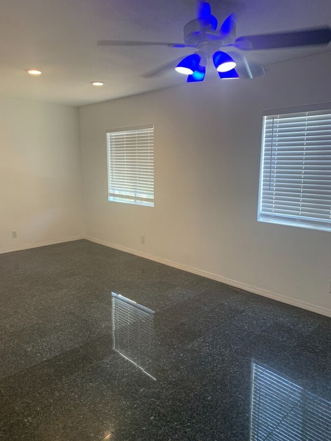 Building Photo - 1st floor 2+2 w/oversized patio, water + t...