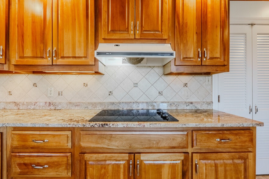 Building Photo - 218 Baltusrol Rd