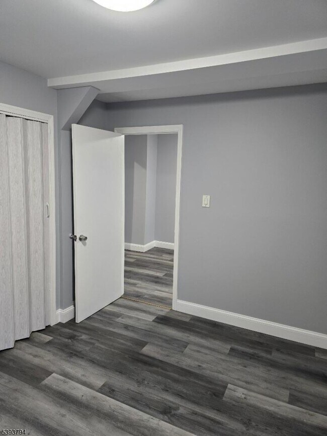 Building Photo - 140 Wakeman Ave