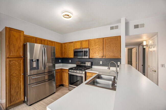 Building Photo - 9961 E Idaho Cir