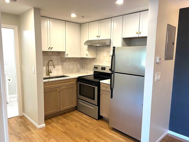 Building Photo - 4 Tara Dr