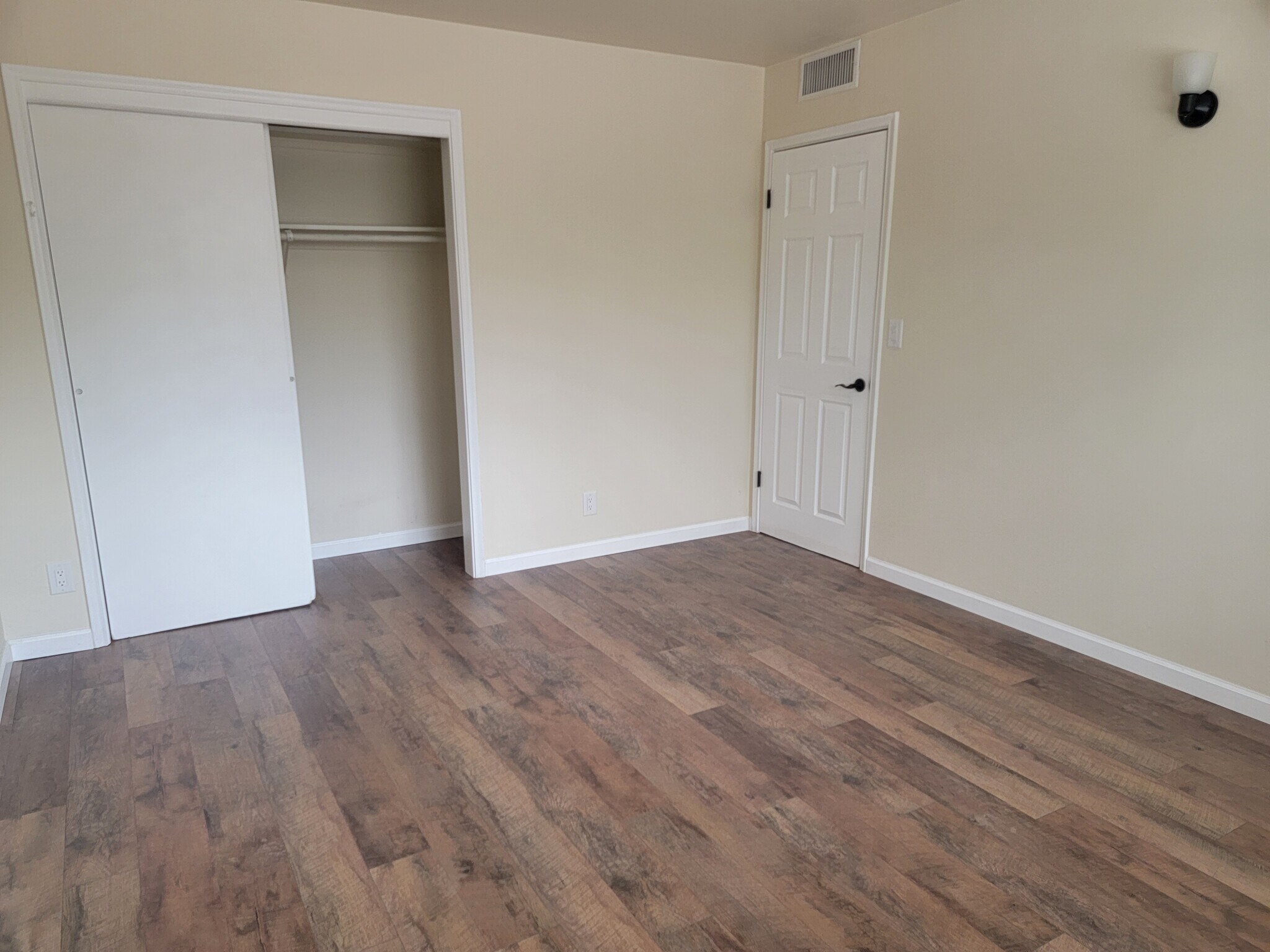 Building Photo - 628 E Drachman St