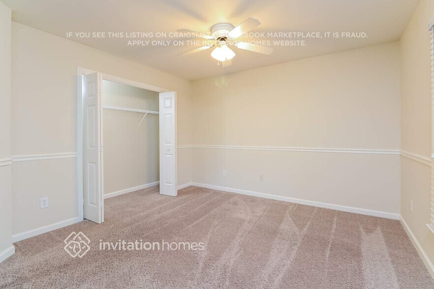 Building Photo - 3700 Turret Ct NE