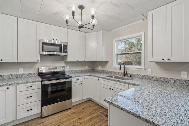 Building Photo - 117 Gayle Ave