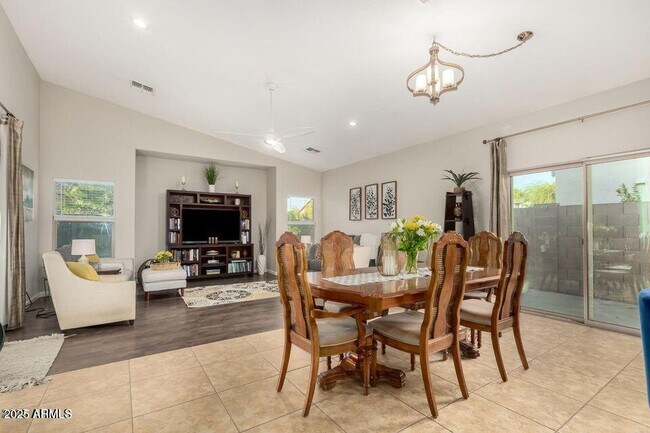 Building Photo - 42422 W Bravo Dr