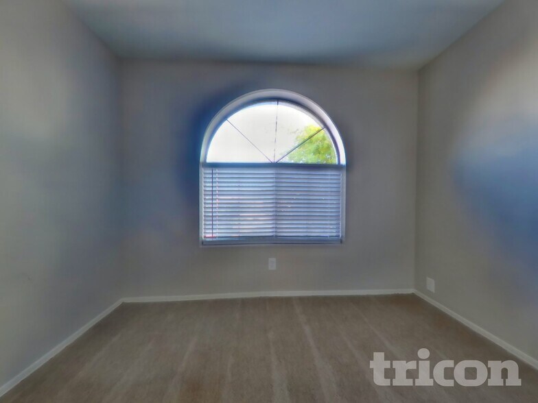 Building Photo - 3017 N 89th Dr