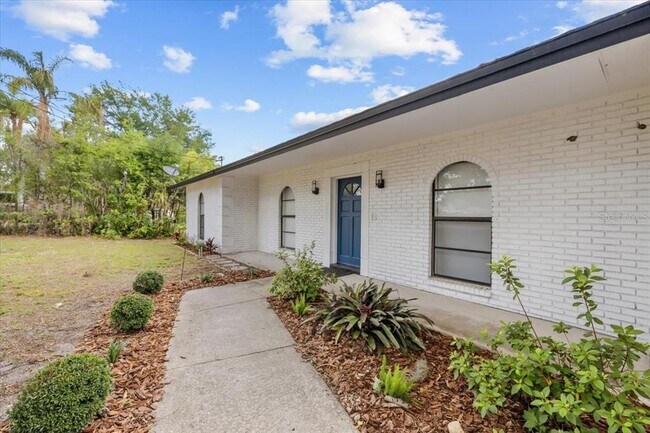 Building Photo - 11218 Creek View Dr