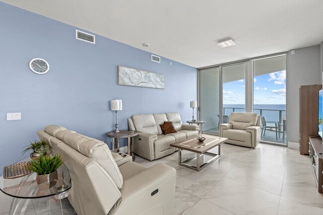 Building Photo - Luxury Beachfront Living at Its Finest – Fully Furnished Condo in Prime Fort Lauderdale Location!