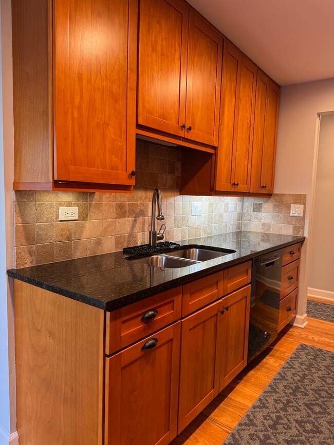 Building Photo - 717 Strom Dr