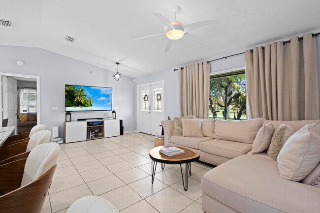 Building Photo - 3238 SW Constellation Rd