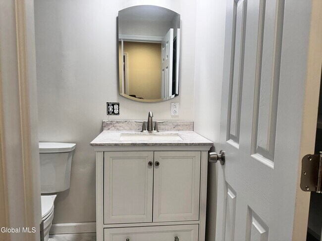 Building Photo - 36 Donna Lynn Dr