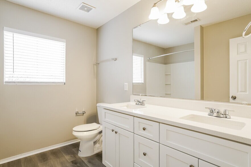 Building Photo - 1005 Naylor Rd