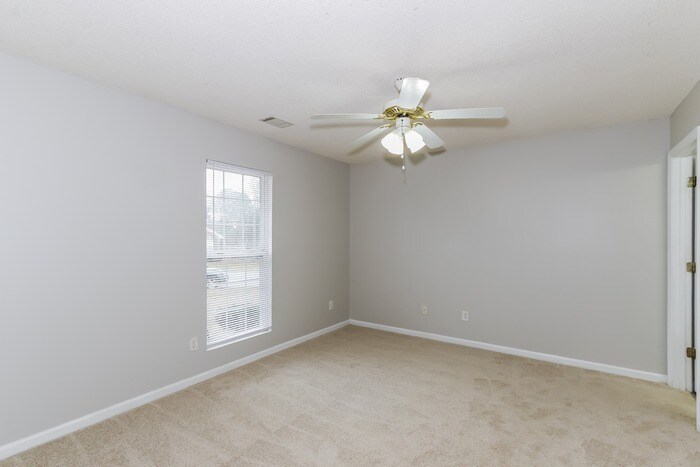 Building Photo - 3322 Sugarberry Dr